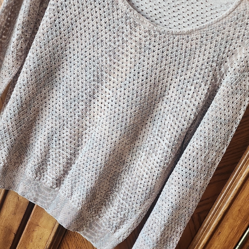 Ann Taylor Light Neutral Scoop Neck Top - Picture 4 of 12